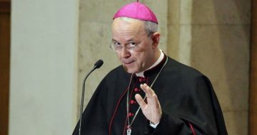 Bishop Schneider Says Amoris Laetitia Is ‘Against Divine Law’, Must Be ‘Explicitly Corrected’