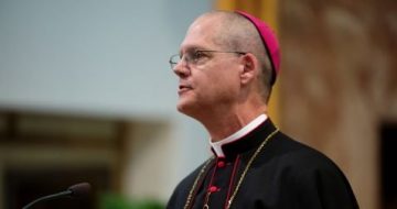Seattle Archbishop Etienne Bans Kneeling for Holy Communion