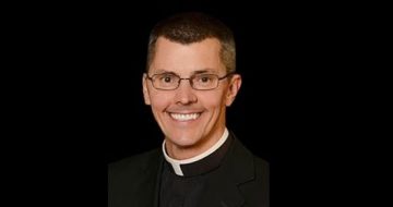 Popular Illinois Priest Departs Parish After Bishop Threatens Him With ‘Penalties Under Church Law’