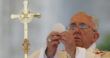 Vatican Source Says Pope Plans to Implement Intercommunion