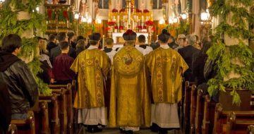 Trendy Services are a Turn-Off for Young Lured by Latin Mass