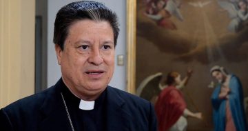 Costa Rica Archbishop Prohibits Installation of Kneelers for Communion